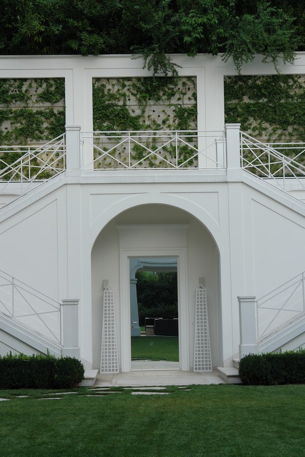 White geometries - Gardens